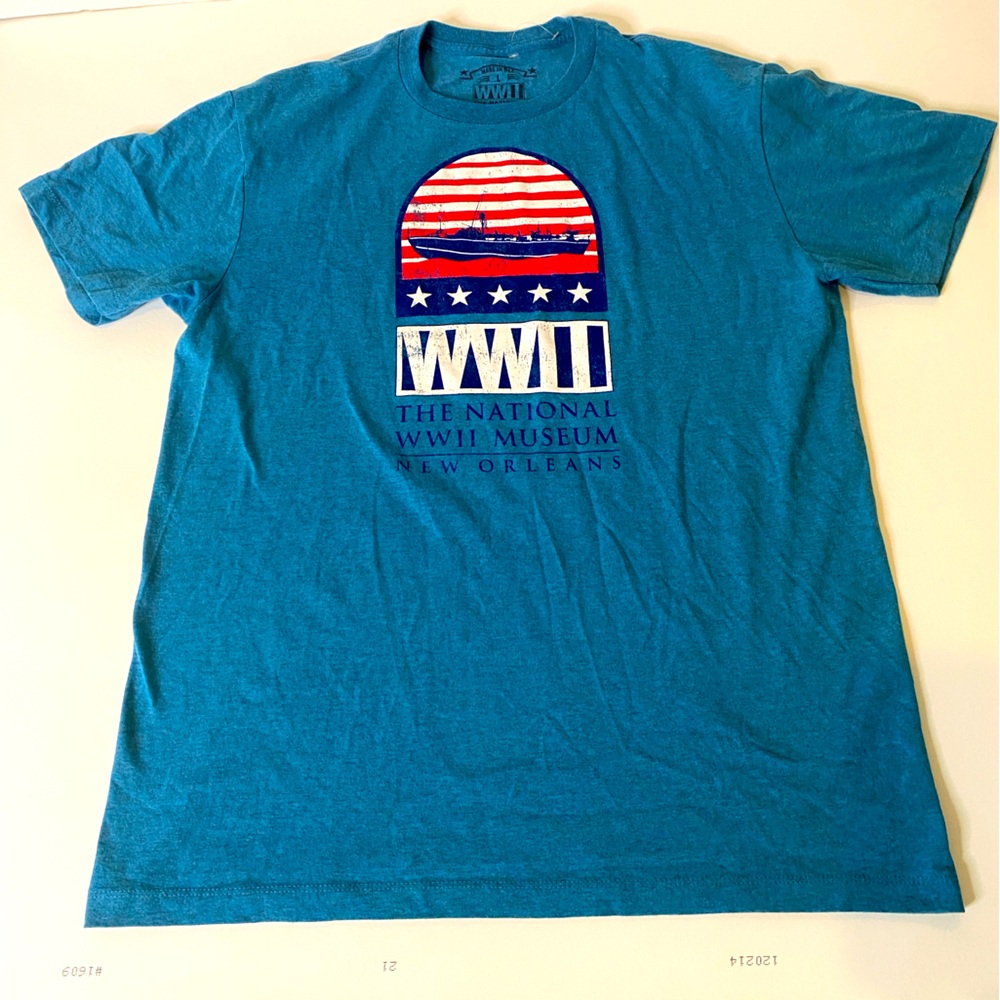 THE NATIONAL WWII MUSEUM NEW ORLEANS Blue Short Sleeve Tee size large